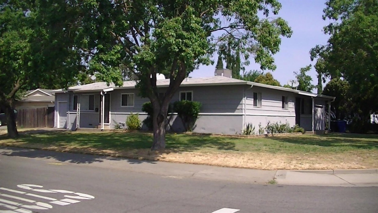 Primary Photo - 7458-7462 21st St