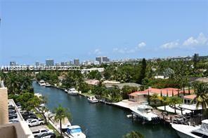 Foto del edificio - 2350 NE 135th St