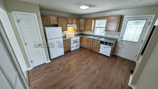 Building Photo - 1105 Maple St
