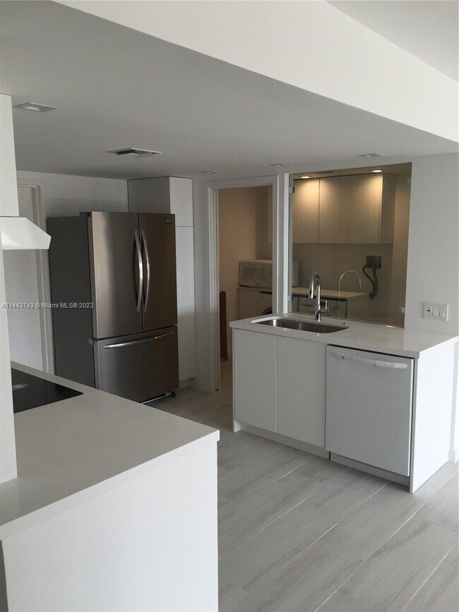 Foto del edificio - 155 Ocean Ln Dr