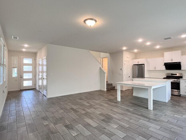 Foto del edificio - 537 Farmhouse Ln