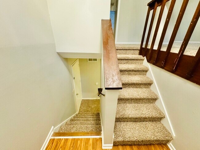 Building Photo - 6708 Paloverde Ln