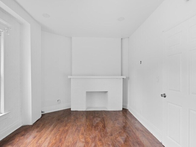Building Photo - 3 Bedroom Duplex in Buffalo