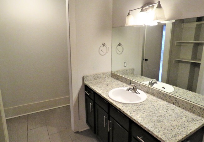 Foto del edificio - 519 E Capitol Ave