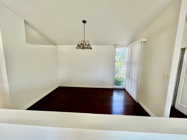 Foto del edificio - Spacious 3 bedroom 2 bathroom home in Birdland neighborhood.. Huge backyard!