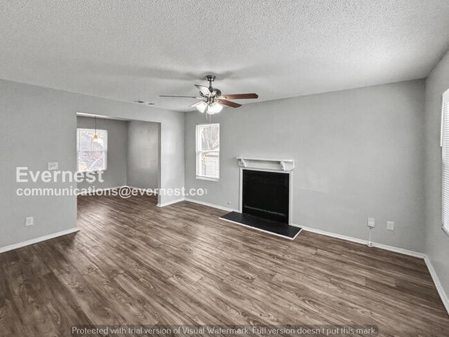 Building Photo - 3 Bed, 3 Bath Home with Fenced Yard & Garage / Pet-Friendly / Available Now!