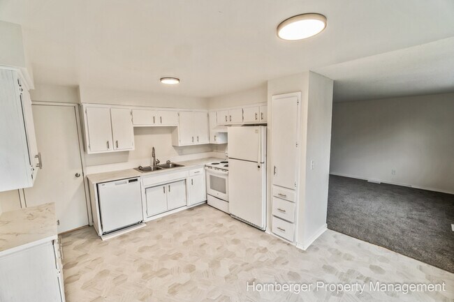 Foto del edificio - 2125 W Grace Ave