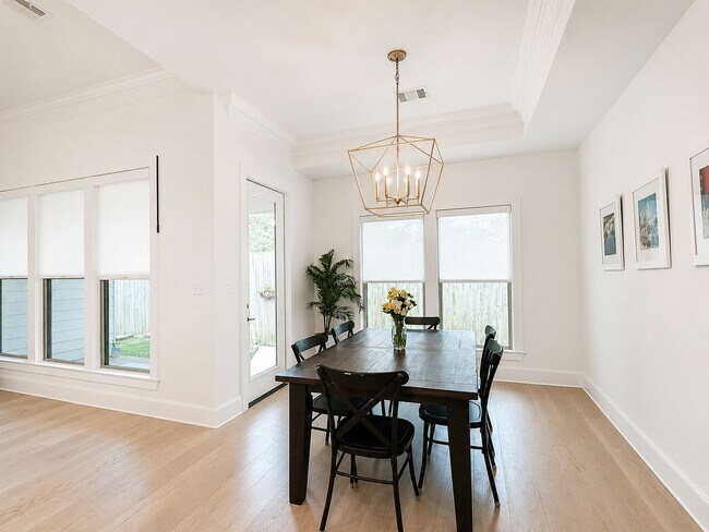 Foto del edificio - Custom Home Off Tiger Bend|Great Location