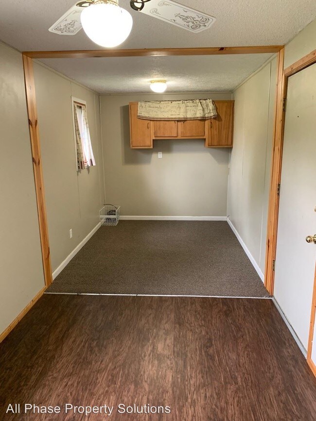 Building Photo - 5 br, 1.5 bath House - 1818 N. Granview Dr.