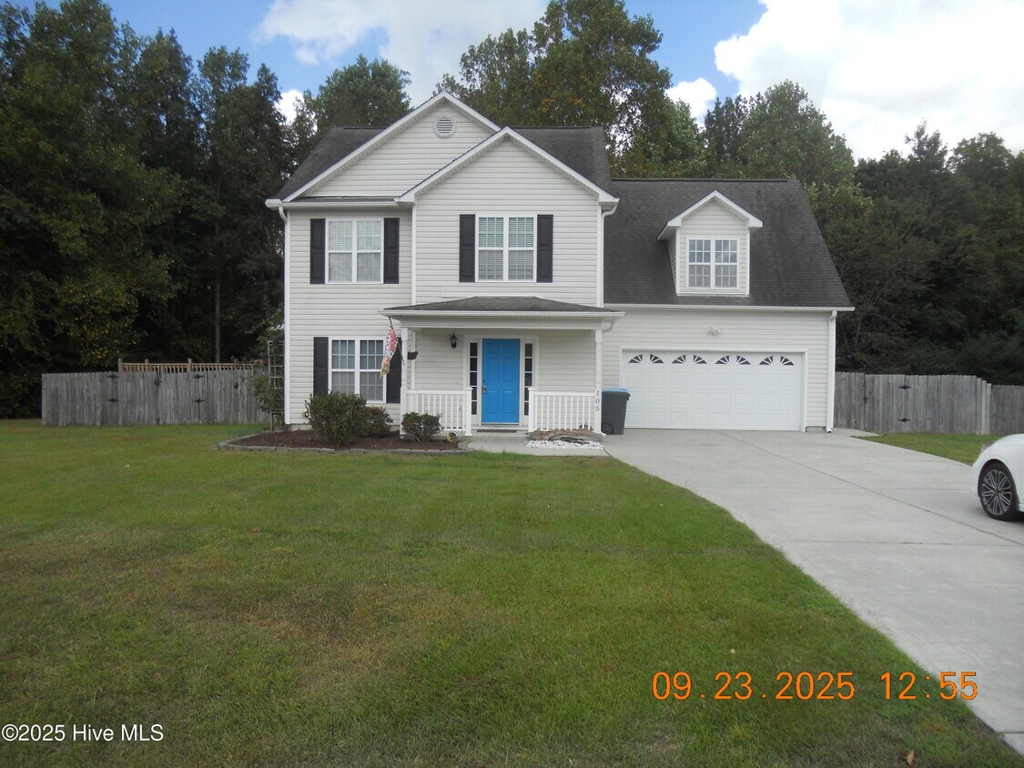 Foto principal - 105 Spring Leaf Ln