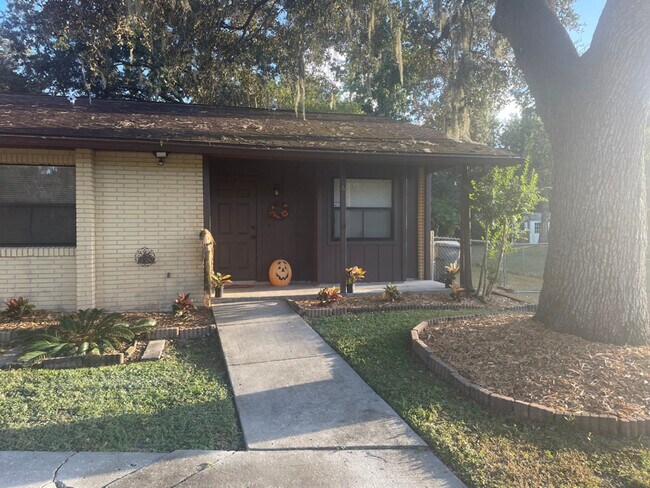 Building Photo - 804 Bebo Ln