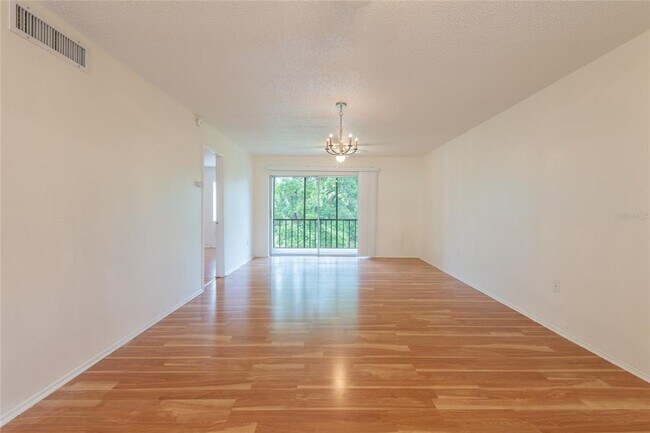 Foto del edificio - 210 Cypress Ct