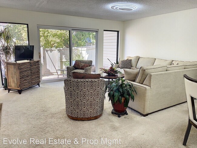 Foto del edificio - 3 br, 2.5 bath House - 7925 W Layton Ave #605