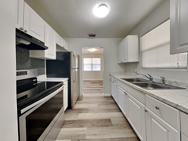 Foto del edificio - 1527 S Central Ave