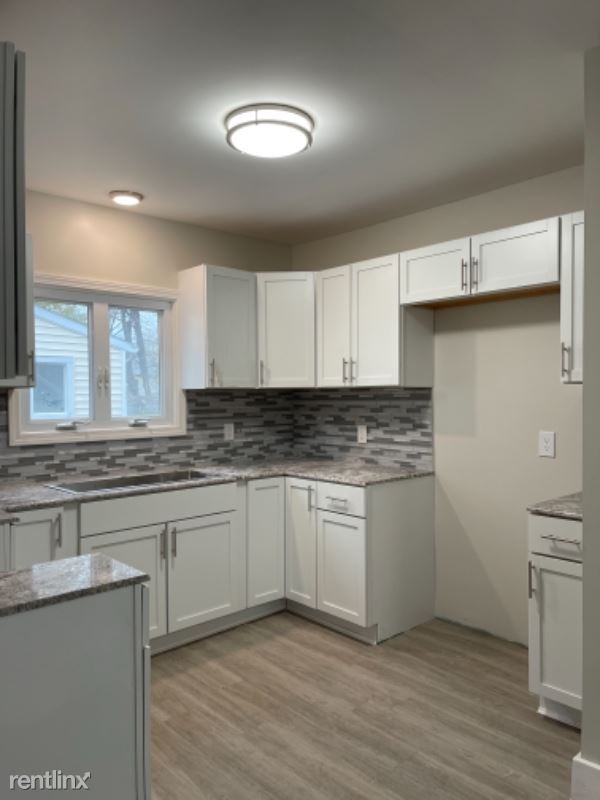 Building Photo - 4 br, 1 bath House - 172 Burwell Rd