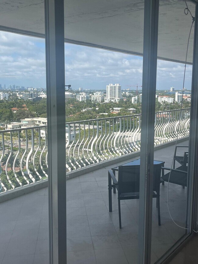 Building Photo - 10155 Collins Ave