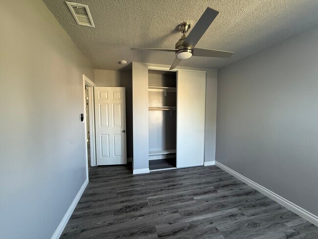 Foto del edificio - 6833 Severn Dr