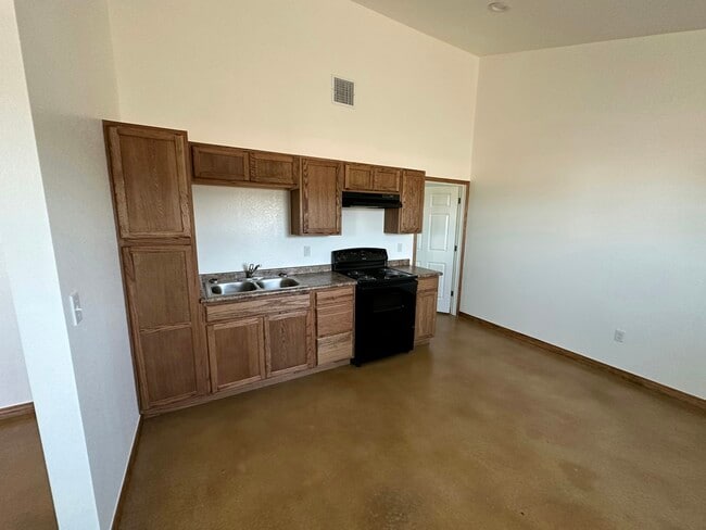 Building Photo - 10820 Chapman Dr