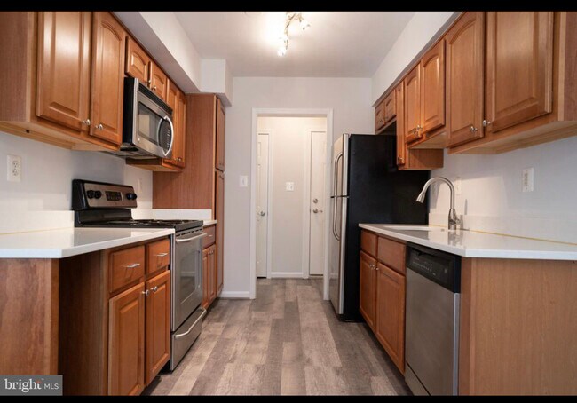 Foto del edificio - 3336 Spring Ln