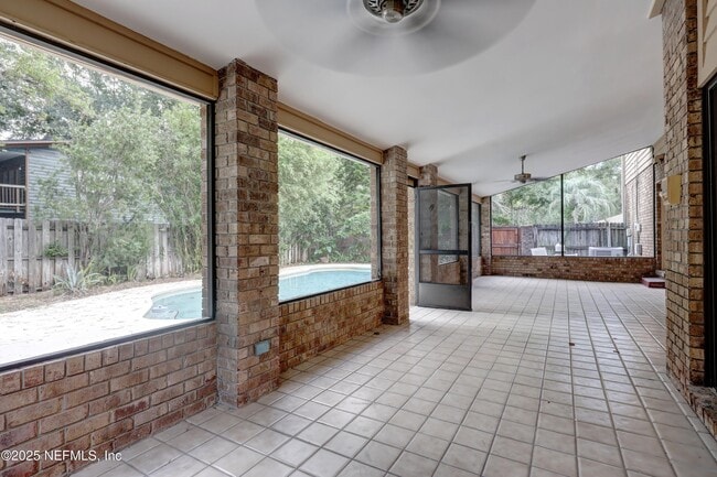 Foto del edificio - 2919 Sandy Branch Ln