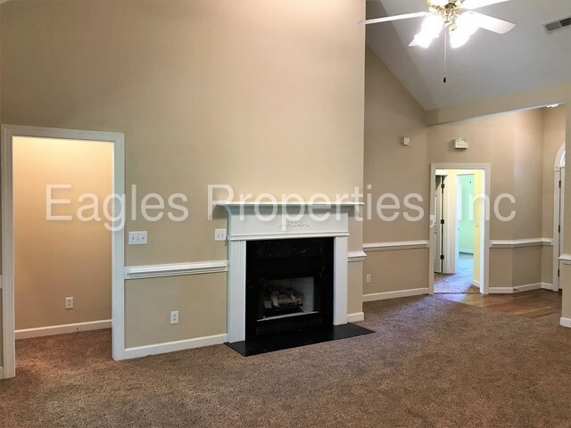 Building Photo - 206 Commonsgate Dr