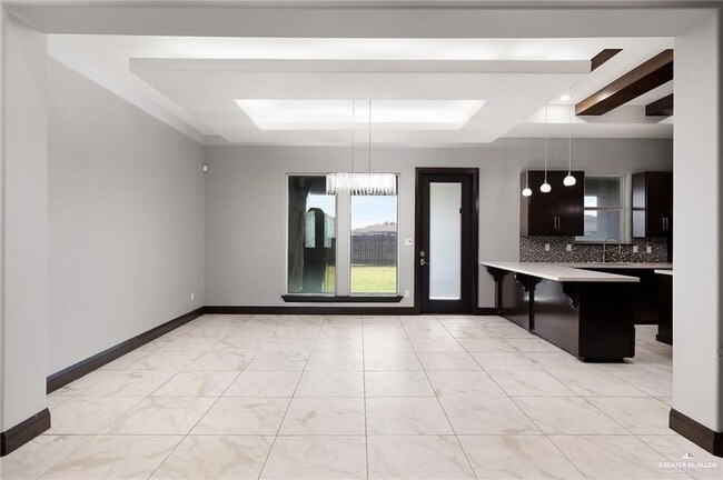 Building Photo - 11 Leandro St