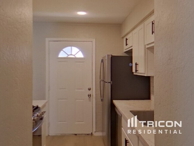 Foto del edificio - 1219 E Pecan Rd