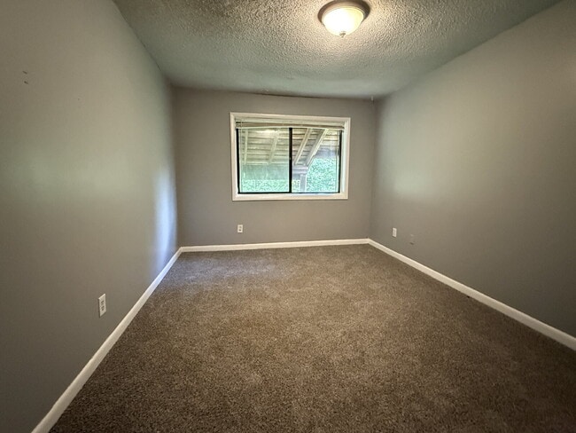 Foto del edificio - Your New Home Awaits: Charming 3-Bedroom T...
