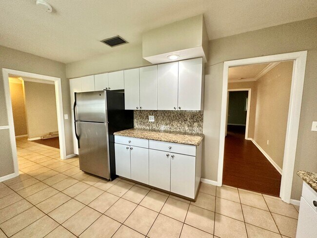 Foto del edificio - 1284 SW 9th St