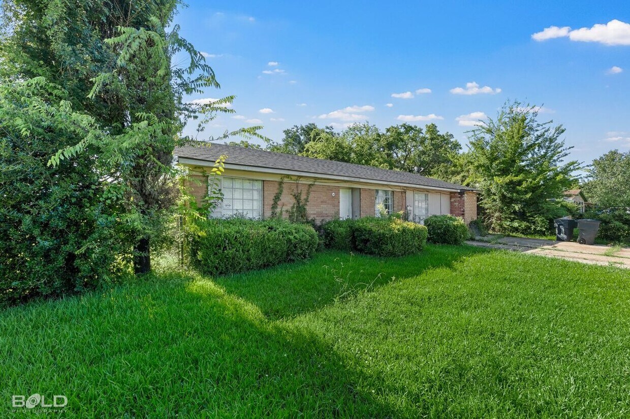 Building Photo - 8605 S Emerald Loop