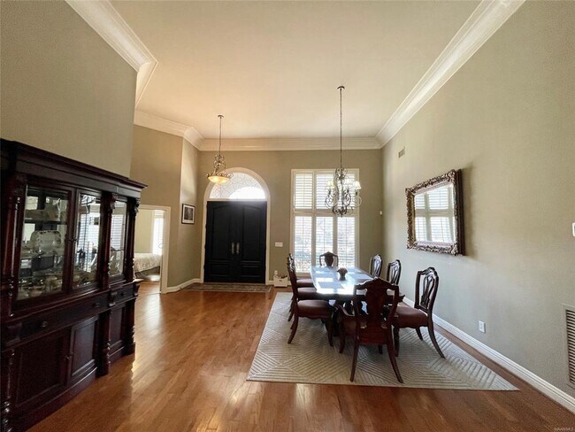 Foto del edificio - 6151 Henley Way