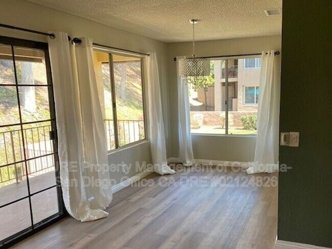 Building Photo - 1060 Grape St