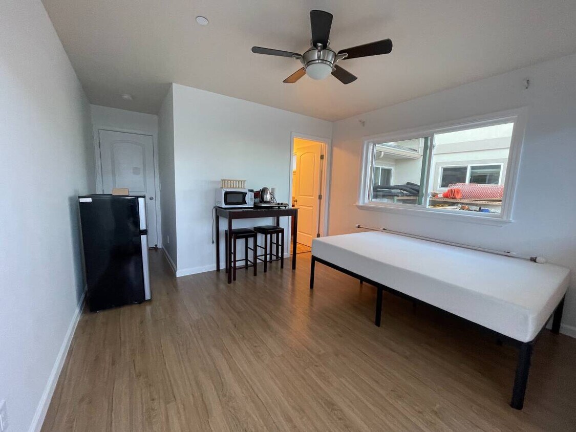 Primary Photo - 1720C Palolo Ave