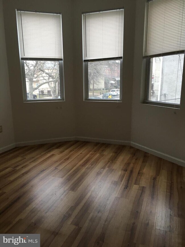 Building Photo - 4029 Baring St