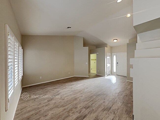 Building Photo - 4512 Crimson Leaf Dr