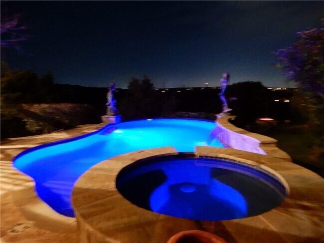 Building Photo - 1016 La Cantera