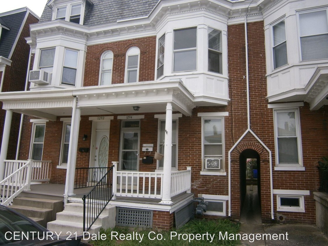 Primary Photo - 1294 W Princess St