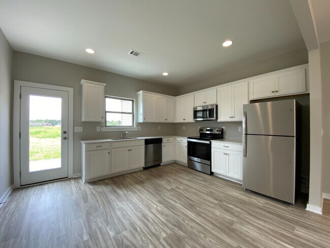 Building Photo - 14341 Chase Dr