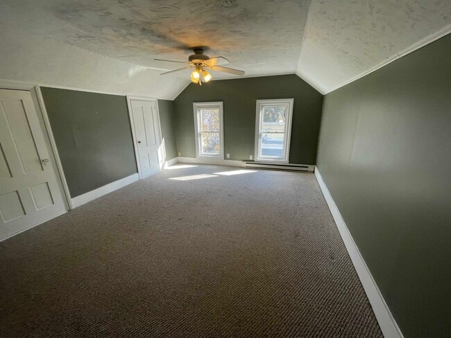 Building Photo - 514 Middle Street