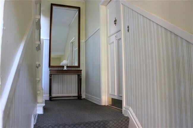 Foto del edificio - 1027 St Charles Ave NE