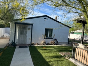 Building Photo - 2019 E Silver St