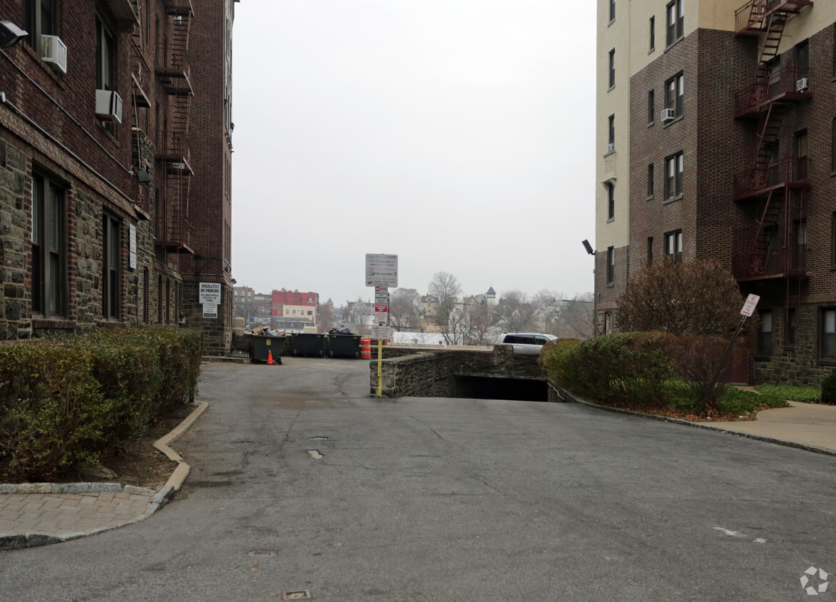 Foto del edificio - 1186 Yonkers Ave