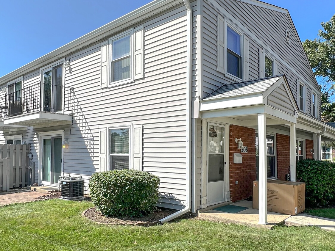 506 Palace Ct Unit 133, Schaumburg, IL 60194 Condo for Rent in