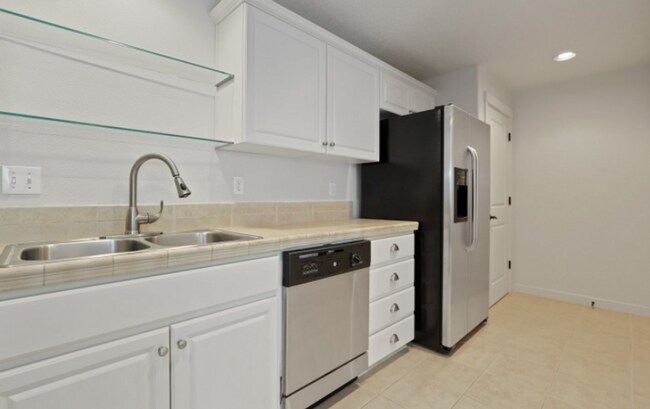 Foto del edificio - Awesome 2 Bed 1 Bath, Ground Floor, includ...