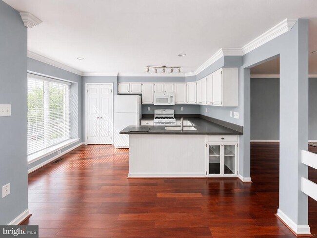 Foto del edificio - 84 Andover Ct