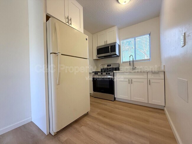 Foto del edificio - 1191 Noche Buena St