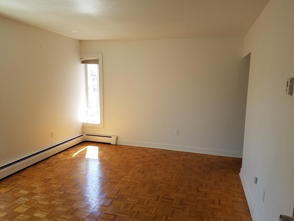 Building Photo - 515 Putnam Ave