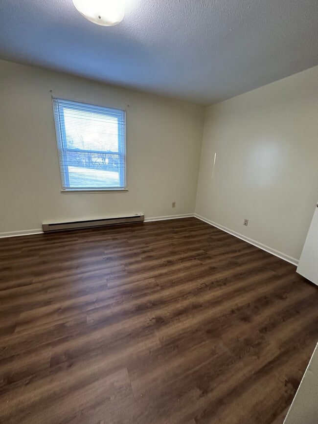 Building Photo - Apartment for Rent