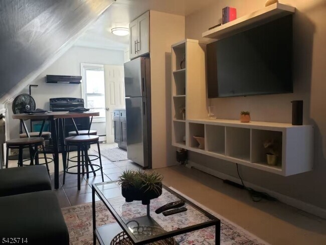 Foto del edificio - 187 Milford Ave