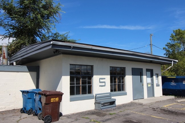 Building Photo - Wells Street Mobile Home Court